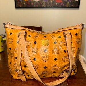FREE SHIPPING 🚨 MCM Cognac Visetos Tote Bag